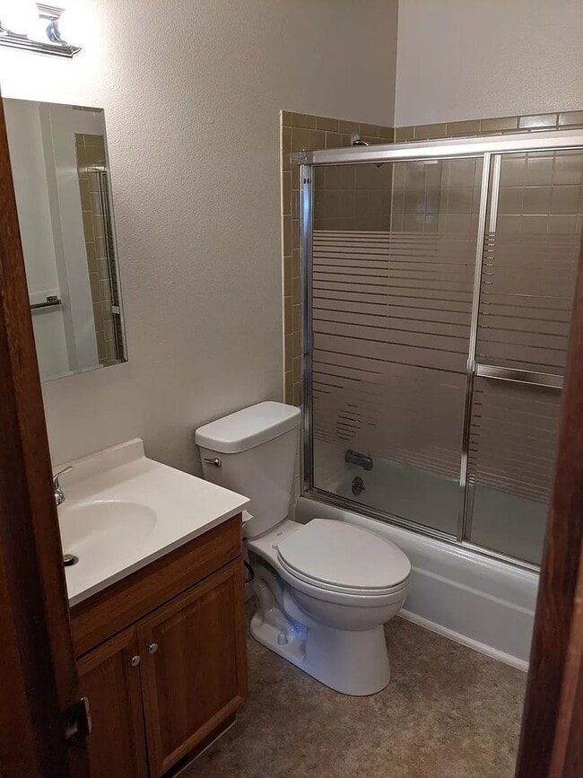 Building Photo - 1106 Cypress Dr