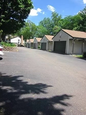 Building Photo - 15845 27th Ave N