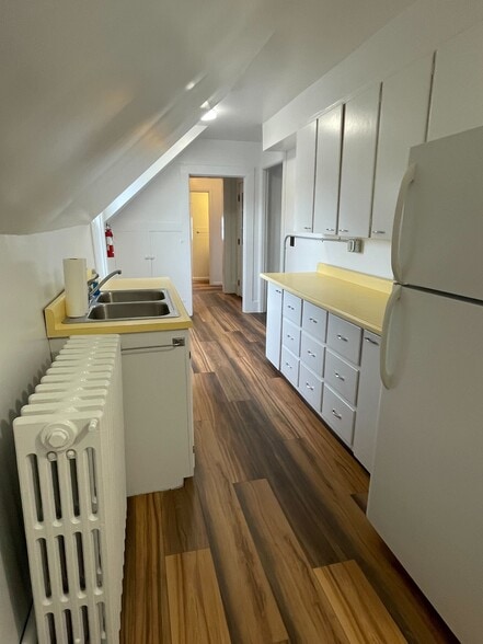 kitchen view 2 - 12 Church St