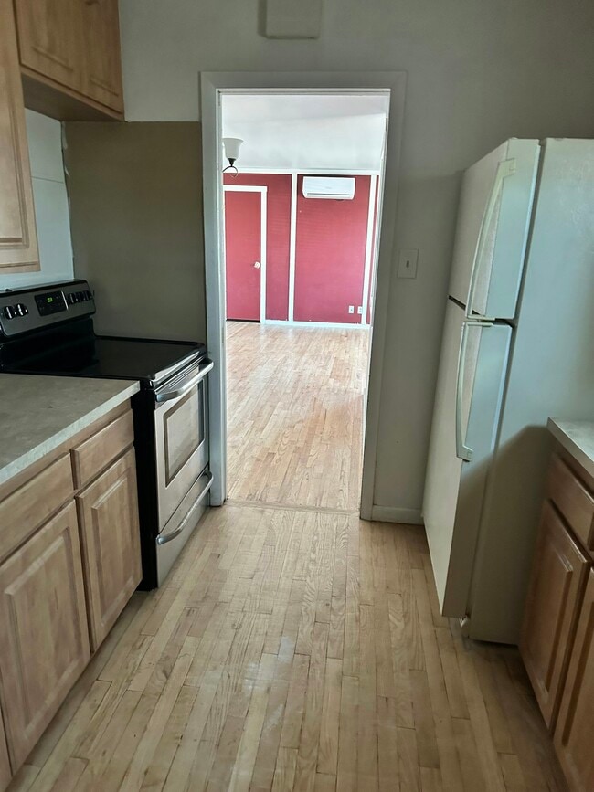 Building Photo - 99 S Lamar St