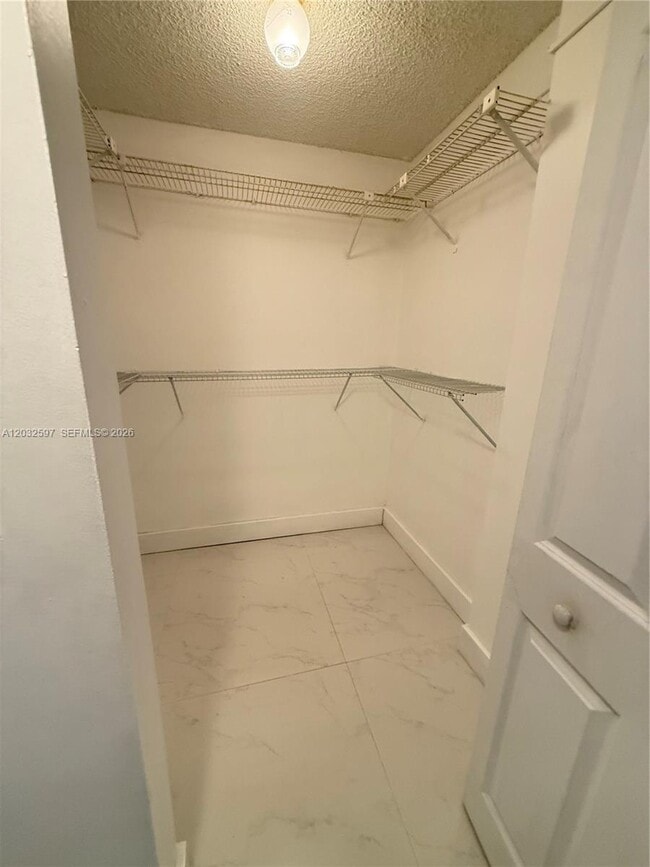 Building Photo - 17021 N Bay Rd