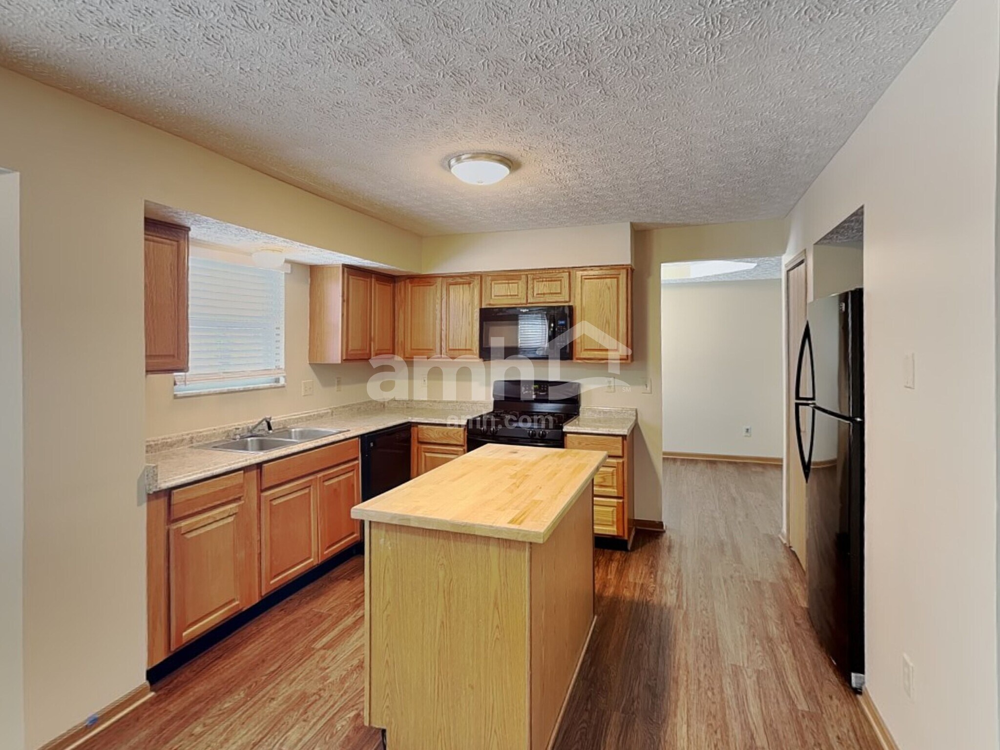 Building Photo - 6647 Hilmar Dr