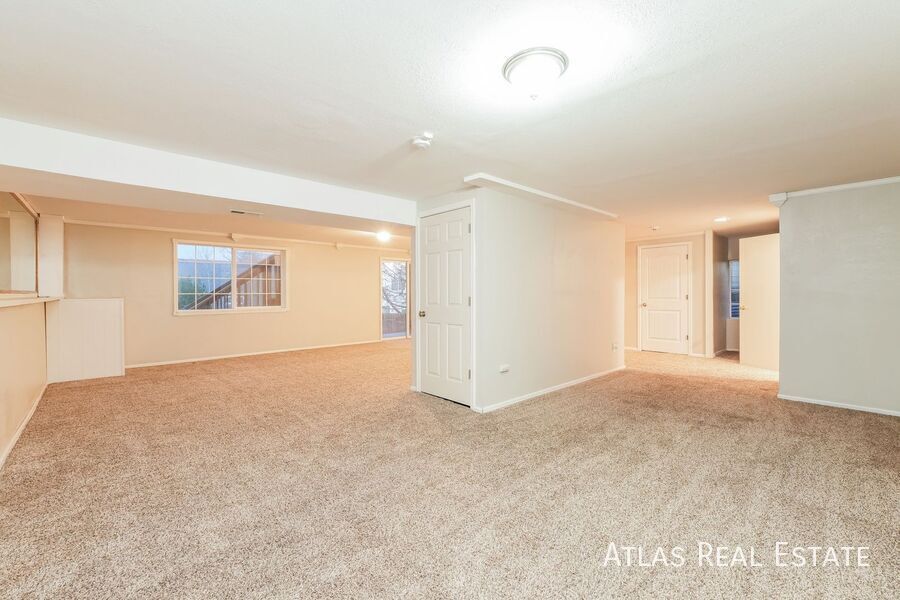 Building Photo - 6423 Elsinore Dr