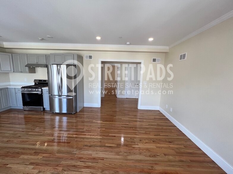 Building Photo - 201 Harvard Ave