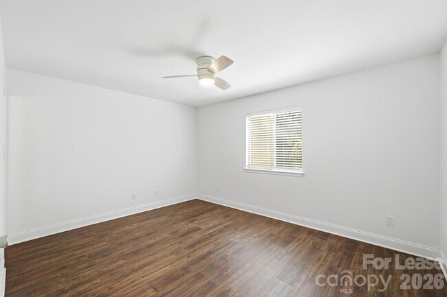 Building Photo - 2900 Heathstead Place