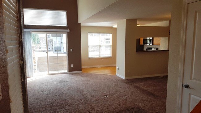 Building Photo - 13287 Holly St