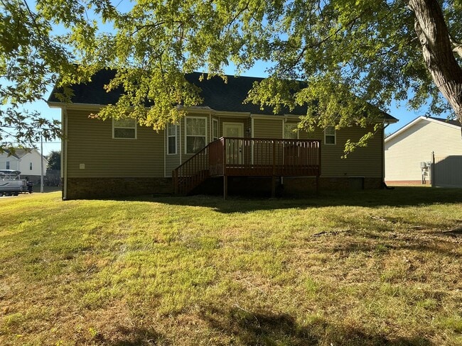 Building Photo - 824 Buckhorn Dr
