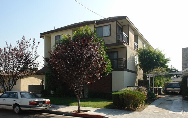Building Photo - 420 Raleigh St