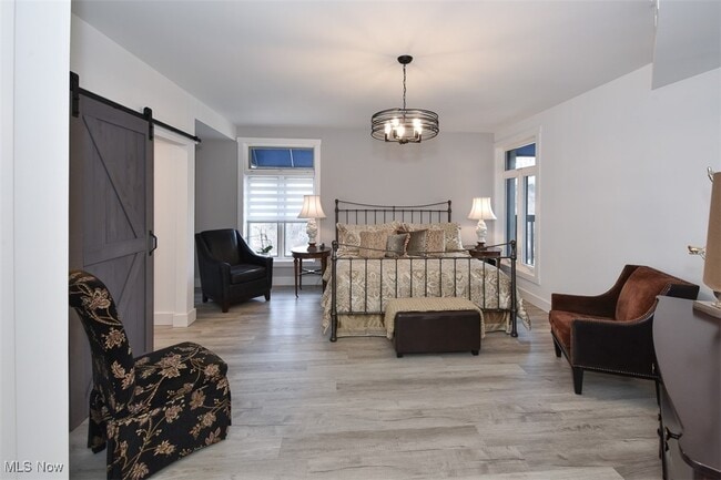 Building Photo - 19000 Lake Rd