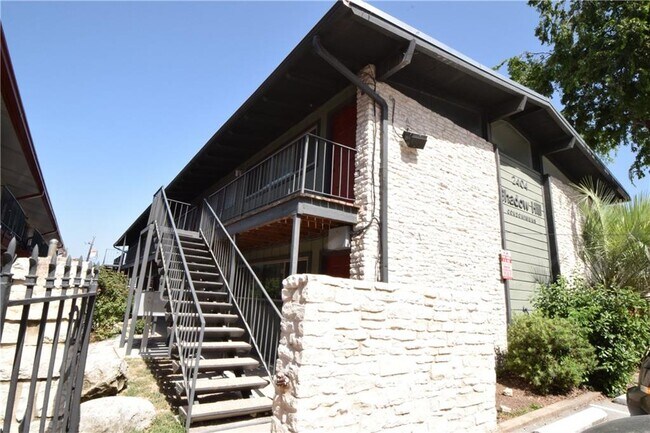 Primary Photo - 2404 Longview St