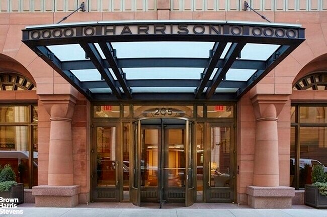 Building Photo - 169 W 76th St