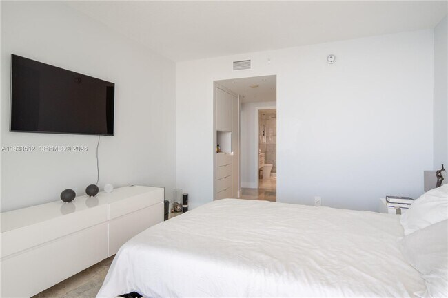 Building Photo - 335 S Biscayne Blvd