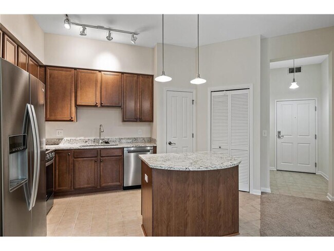 Building Photo - 500 500 E Grant St