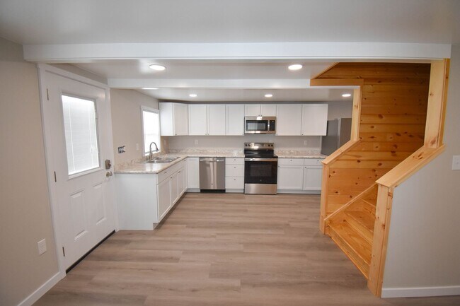 Building Photo - RTSA25-27