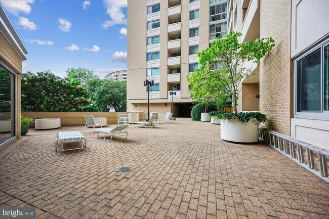Building Photo - 4601 N Park Ave