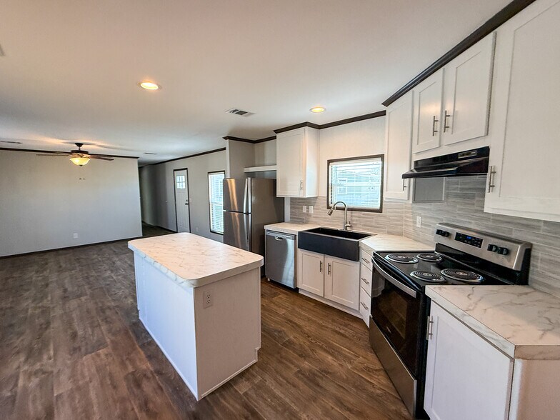 Building Photo - 134 Ponderosa Way