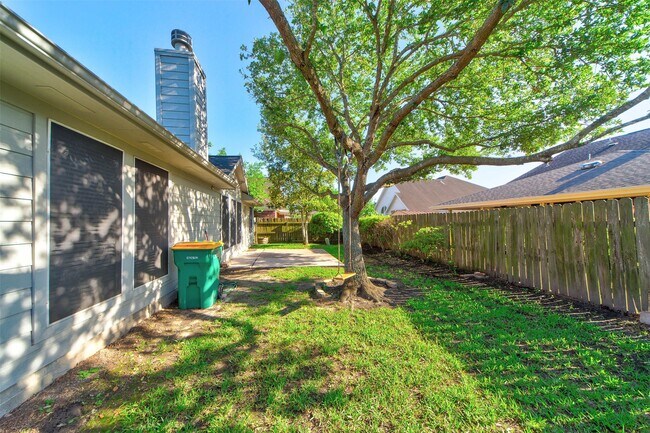Building Photo - 3114 Glenwood Dr
