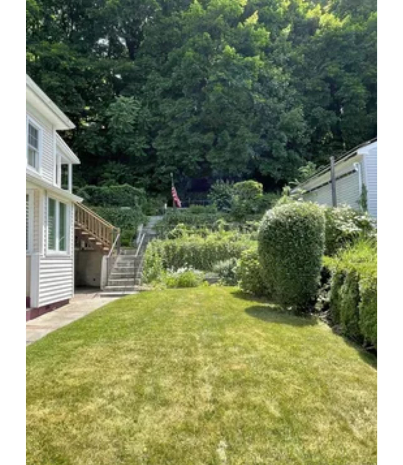 Building Photo - 165 Derby Ave