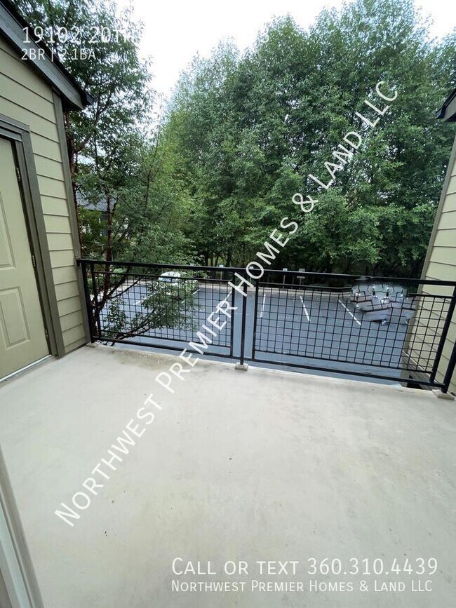 Building Photo - Silver Creek Crossing Condo
