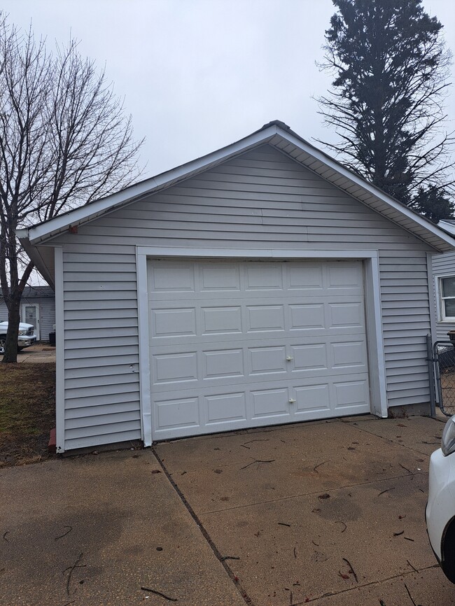 Building Photo - 430 W Galena Ave