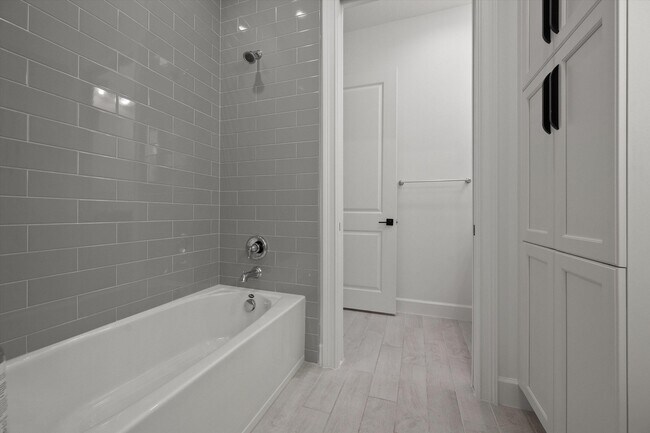 Building Photo - 4727 Estates Cir