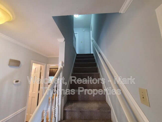 Building Photo - 110 Topsail Ct