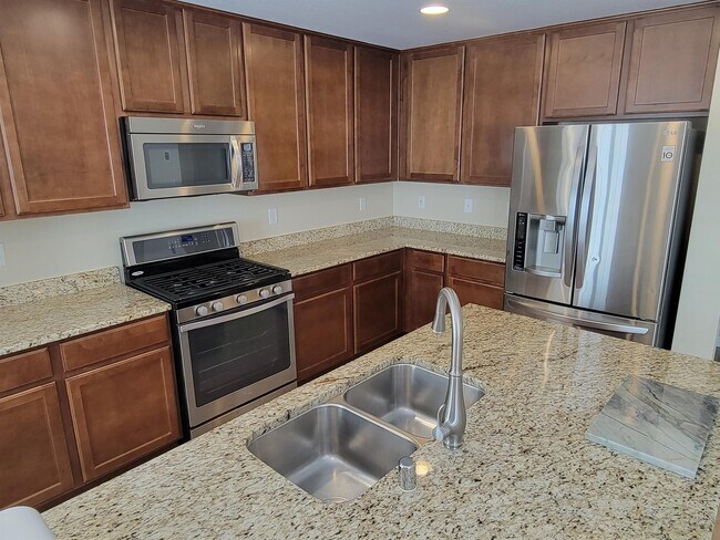 Building Photo - 3001 Camino Sereno Ave