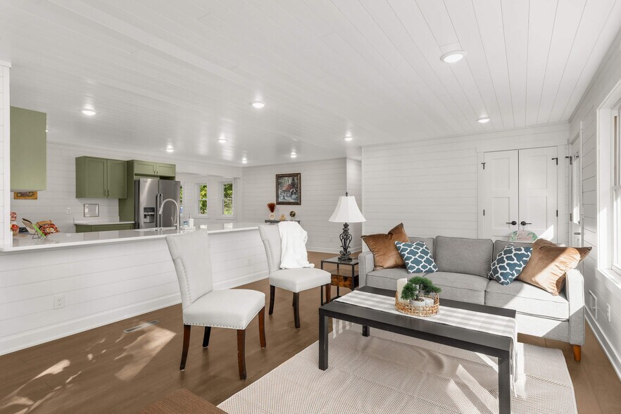 Building Photo - 15240 Kangaroo St NW