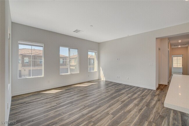 Building Photo - 206 Callen Falls Ave