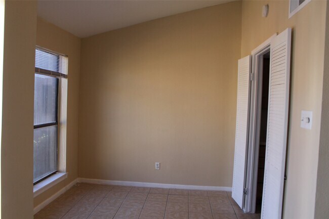 Building Photo - 16111 Aspenglen Dr