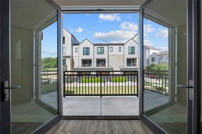 Building Photo - 4204 Elevator Dr