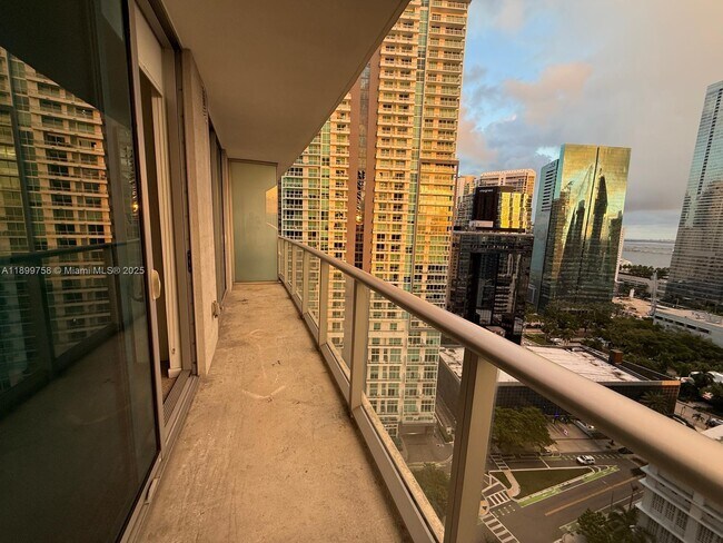 Building Photo - 1100 S Miami Ave