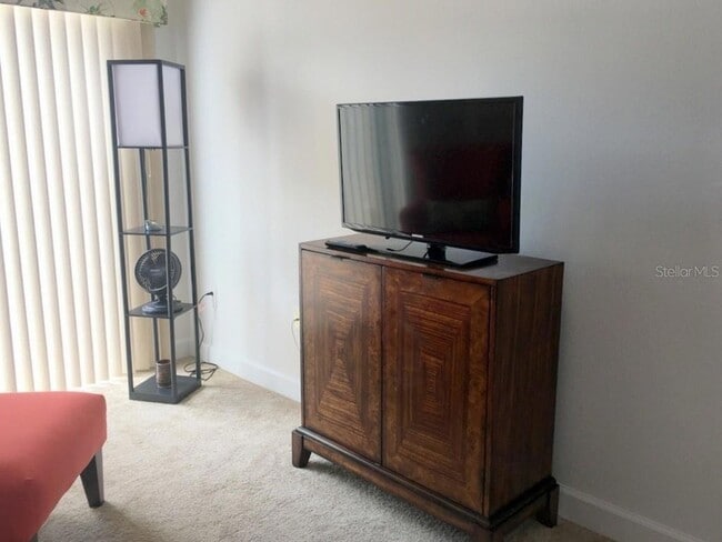 Building Photo - 6640 7th Ave Cir W