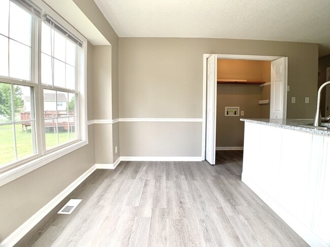 Building Photo - 1125 Lamont Ct