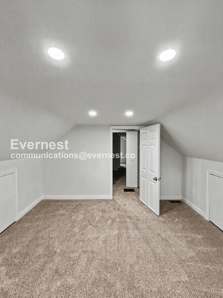 Building Photo - 3605 Pemberton Ave