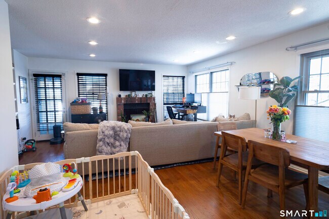 Building Photo - 150 Prospect St