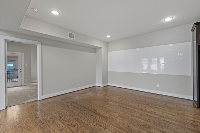 Building Photo - 1420 Wilson St
