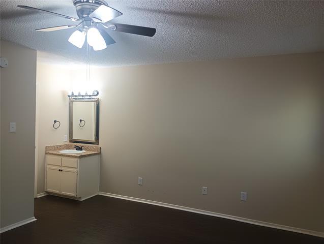 Building Photo - 620 Race St