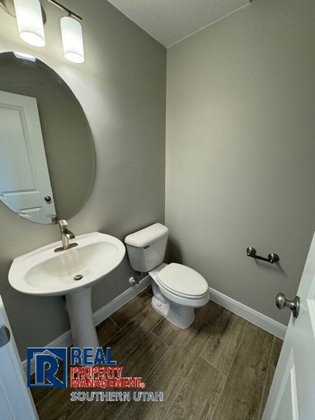 Building Photo - Brand New - River Trail Townhome