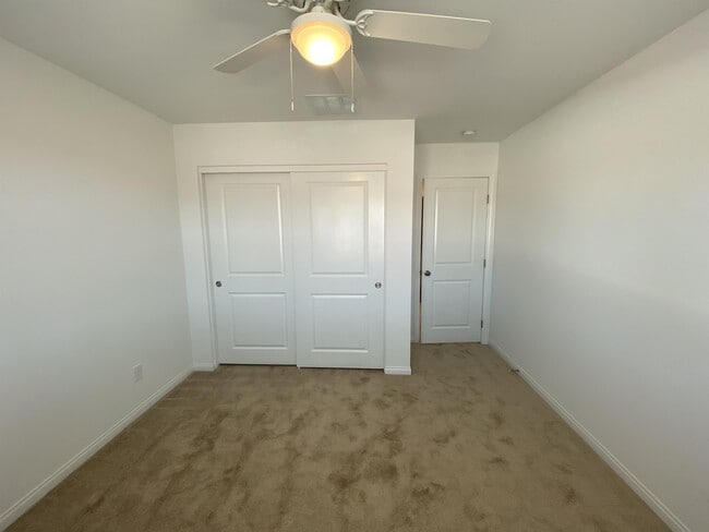 Building Photo - 2212 Stone Well Rd