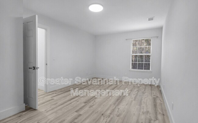 Building Photo - 11903 Apache Ave