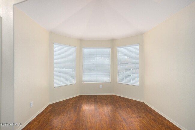 Building Photo - 12531 W Edgemont Ave