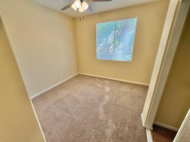 Building Photo - ABSOLUTELY STUNNING 2 BEDROOM, 2 BATHROOM CONDO LOCATED IN THE GATED COMMUNITY OF PACIFIC CREST I...