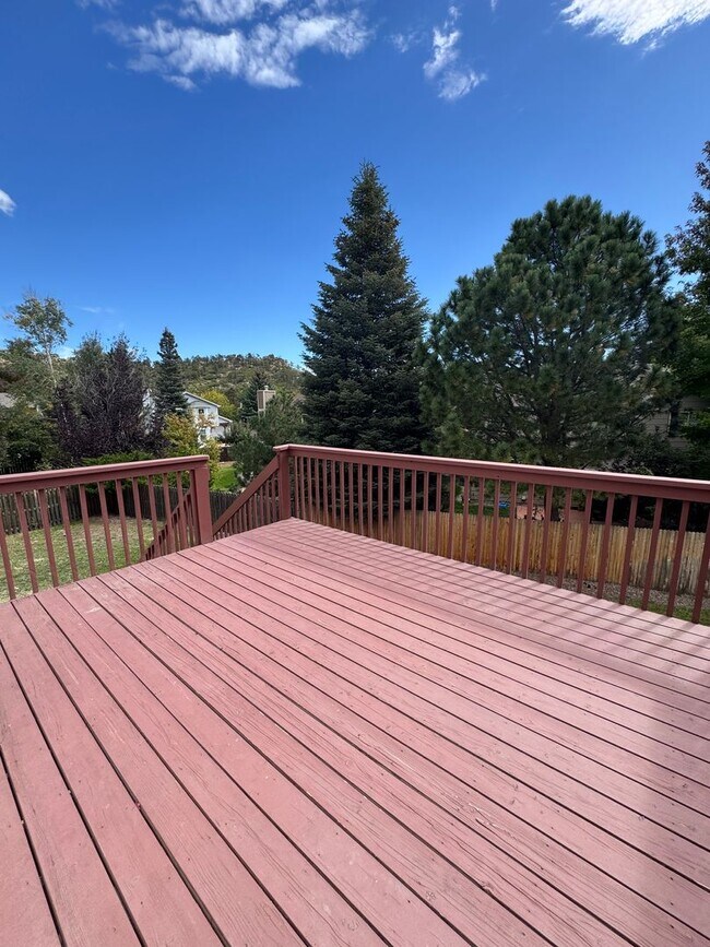 Building Photo - Charming 5 Bed 3 Bath House