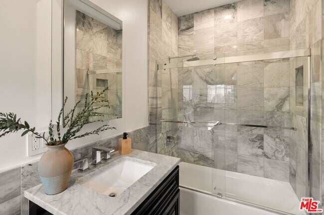 Building Photo - 280 Homewood Rd