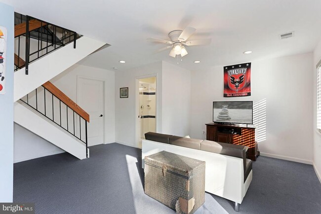 Building Photo - 2104 Cartwright Pl