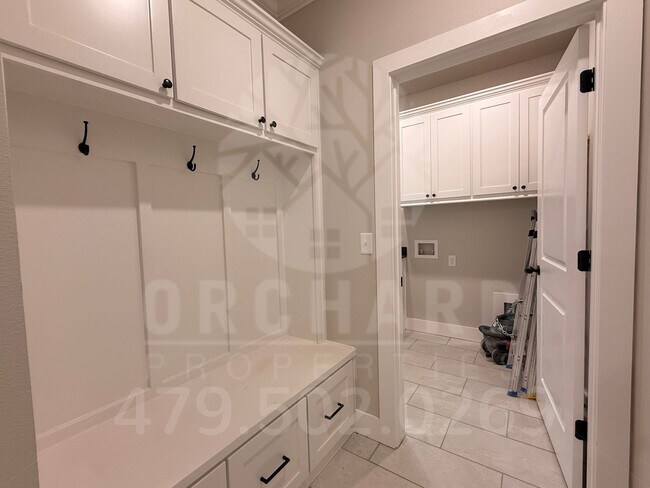 Building Photo - Bella Vista Single-Family Home- 3 Bed/ 2 Bath- Well-Designed Fernley Plan