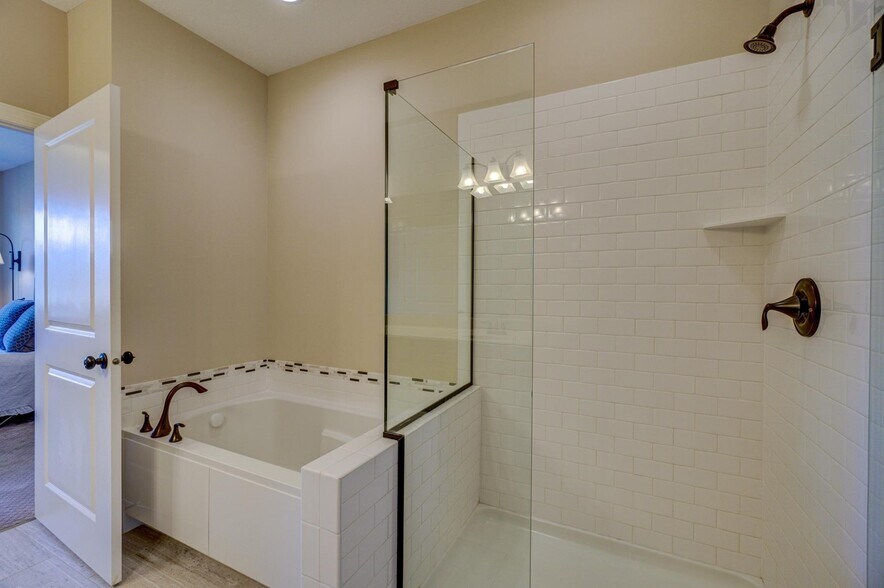 Building Photo - 10889 Retreat Ln