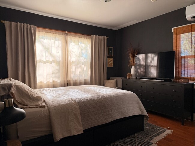 Building Photo - 957 N Avenue 49