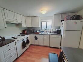 Building Photo - 22 Cove Rd